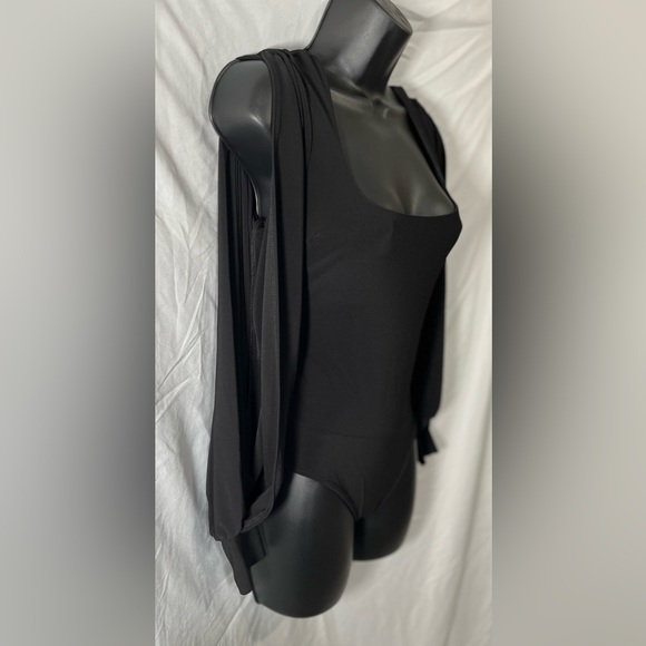 Fashion nova black open sleeve body suit - Picture 3 of 7